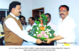 Dr. S. B. Sawant, Director AKIMSS felicitating Honb’le Diliprao Mane MLA, Solapur.jpg